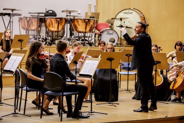 Orkiestra Symfoniczna PSM I i II stonia - dyrygent Marek Siwka